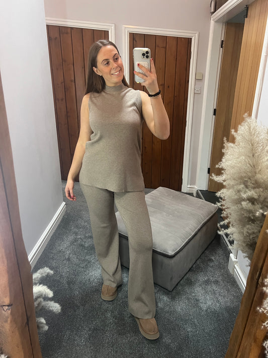 Knitted mocha set